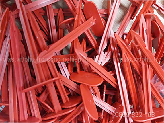 Ghim nhựa cố định màng phủ nông nghiệp
