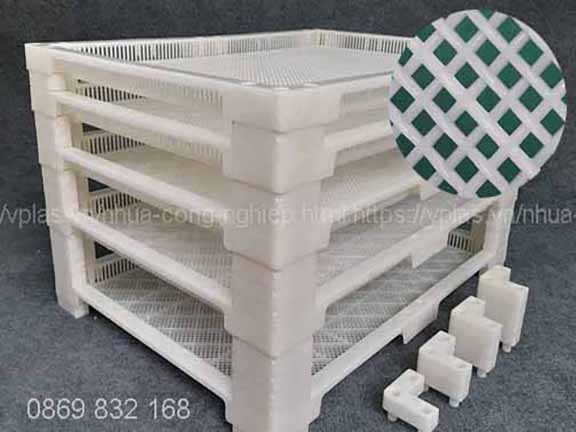 Tại sao nên dùng khay sấy nhựa thay cho khay kim loại